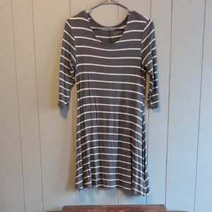 Arizona Jean Company Charcoal and Cream Knit Top